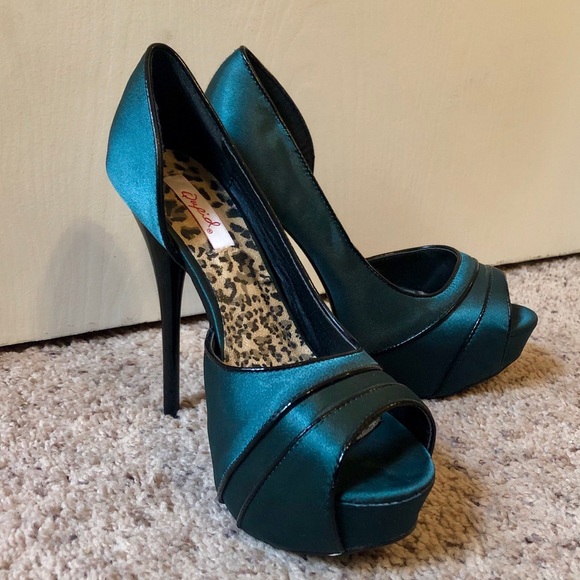 Qupid Shoes - NEW Gorgeous High Heels